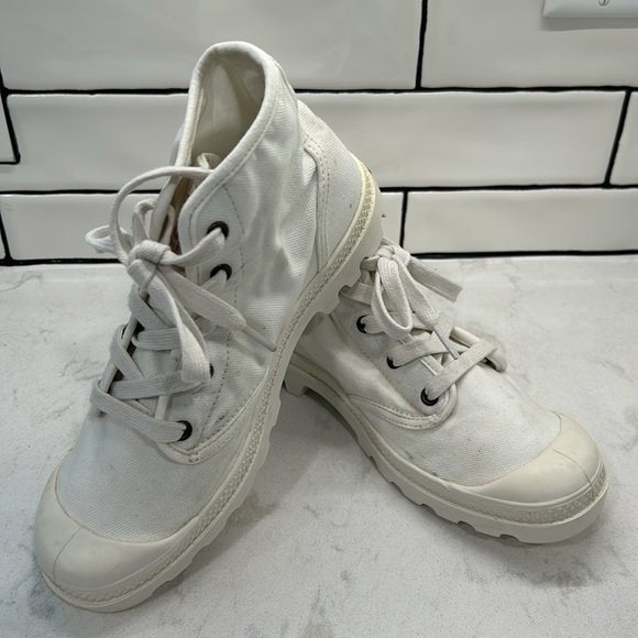 Palladium Pampa Hi L’Original size 8 White Lace Up Boots Lug Sole - Picture 11 of 16
